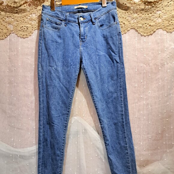 710 Levis - Super skinny, light denim color with a stretch - Picture 1 of 5